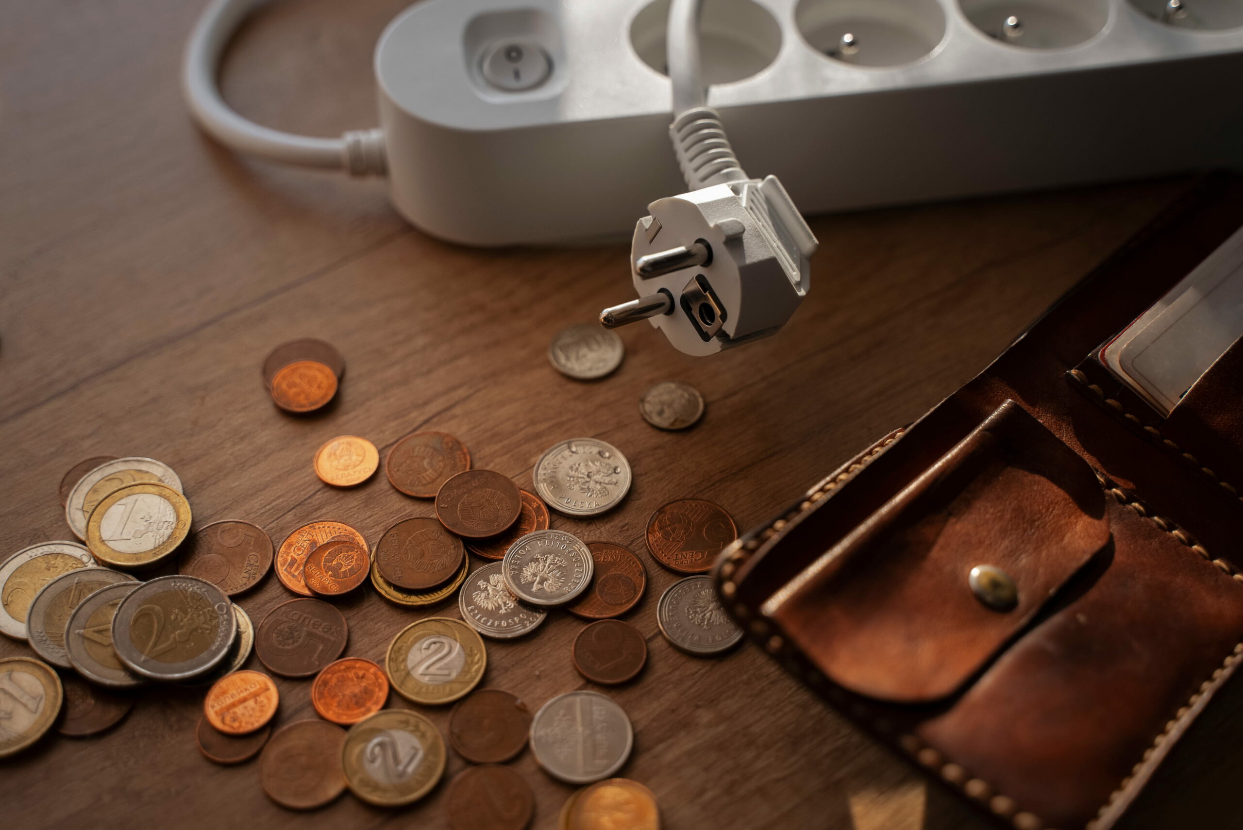 close-up-coins-saved-energy-crisis-expenses-2